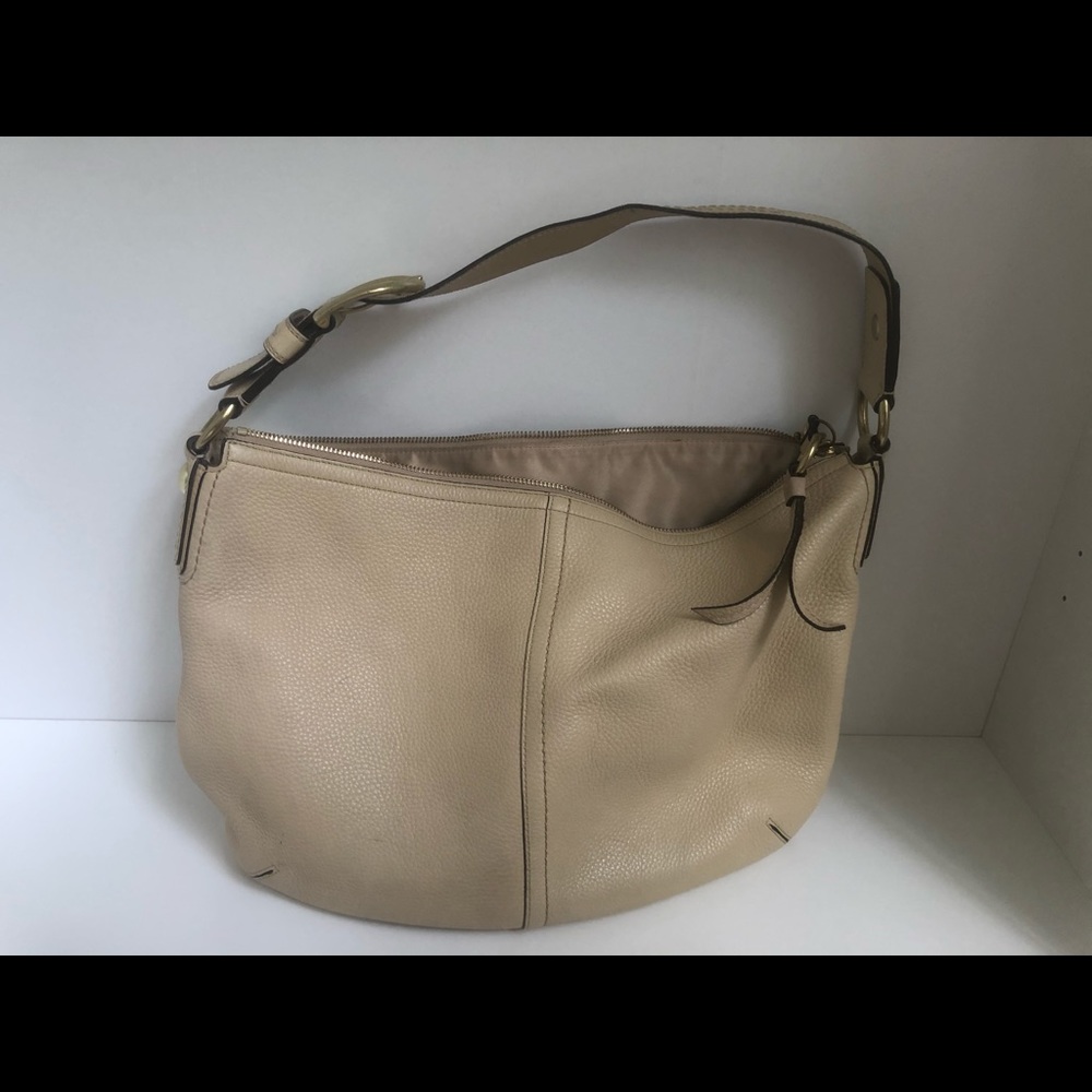 Coach shoulder bag tan leather